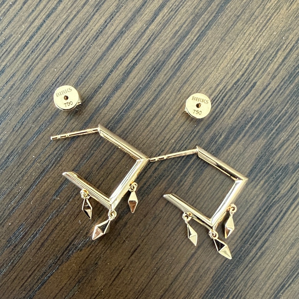 Maison Birks 18K Yellow Gold Geometric Drop Earrings - Picture 5 of 10